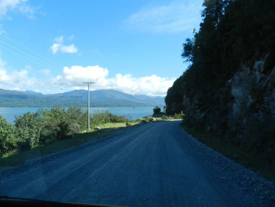 der Fjord liegt vor uns
