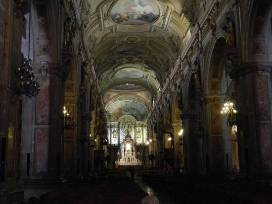 innen feierliche Stimmung bei deutschen Weihnachtsliedern