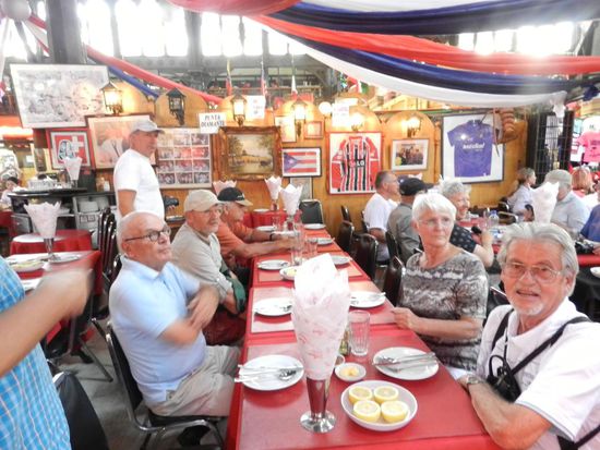 wir warten auf das Essen