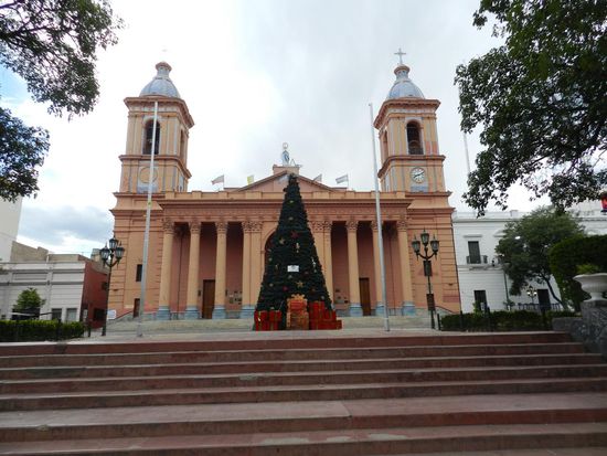 die Kirche von Catamarca - noch mit dem Weihnachtsbaum