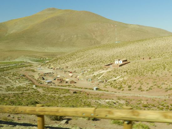 Weiter kamen wir dann noch an einem Dorf mit Kirche vorbei. Hier machten wir eine kleine Pause.