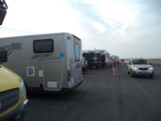 Dann sind wir raus ans Meer gefahren und haben unseren Stellplatz gefunden. Es gab jede Menge Wohnmobilgucken-Tourismus und bis in den Abend hinein wurden wir bestaunt.