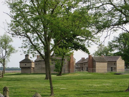 Am Nachmittag fahren wir dann mit dem Fahrrad zum Fort Massac, das gleich nebenan liegt.