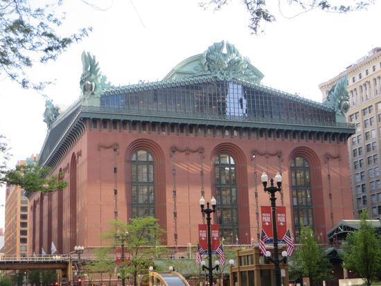 Auf unserem Weg langsam zurück zum Bahnhof kamen wir an der Library vorbei, leider war sie schon geschlossen.