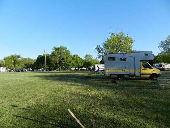 Obwohl die Sonne scheint ist doch recht kühl und der Wind macht es noch kälter.