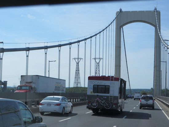 jetzt gehts über die Brücke