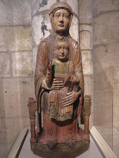 Thronende Maria mit Kind aus Frankreich um 1150