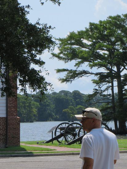 Auch gibt es hier ein Museum wieder über den Krieg der Konföderierten und Kanonen stehen schußbereit vor der Tür.