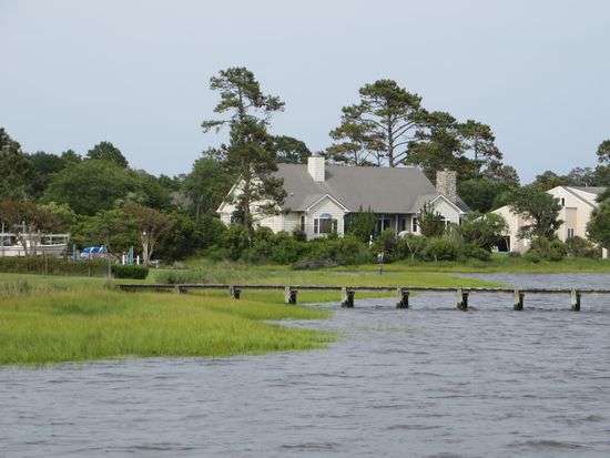 Von einem kleinen Hafen aus können die Schiffe direkt auf den Intracoastal fahren.