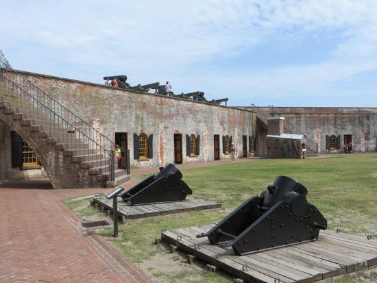 die Kanonen im Im Fort