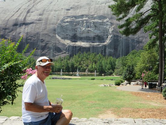 Wir laufen durch den Park und schauen auf die drei Generäle des Civil Wars, Ende des 19. Jh.