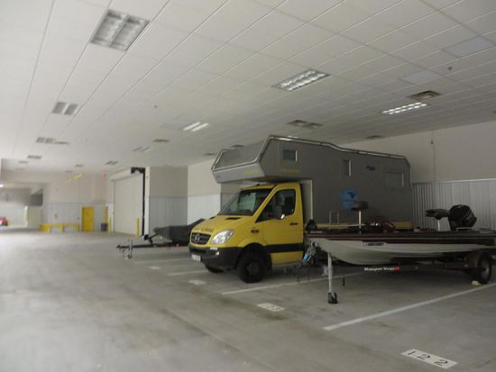 da steht er nun und wartet auf unsere Rückkehr