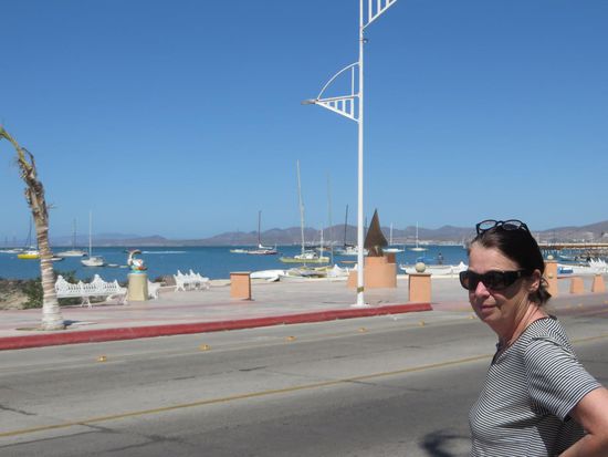 an der Strandpromenade La Paz
Dann geht’s auf den Campingplatz, den wir ja schon kennen, und wir genießen noch den Nachmittag in der Sonne