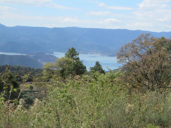 unter uns liegt der See