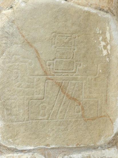 An verschiedenen Mauern waren auch noch gut eingeritzte Figuren und Glyphen zu erkennen.