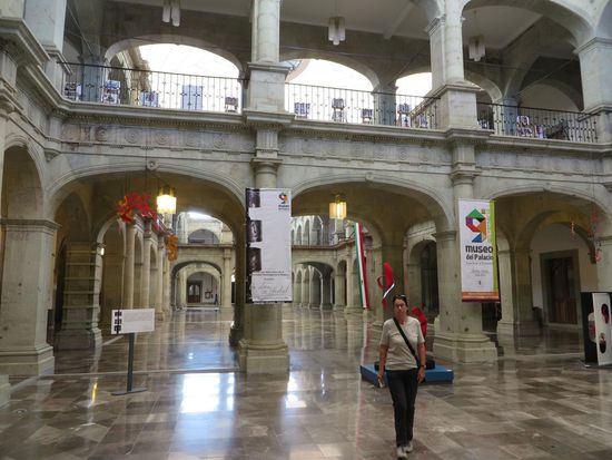 Im Gobierno Palast