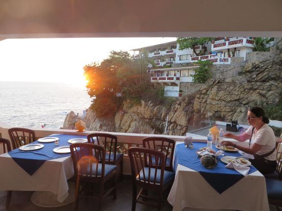 das Restaurant Morador mit Blick auf die Felsen