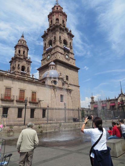 Die Kathedrale wurde 1660 gebaut bzw. es wurden 100 Jahre Bauzeit benötigt, um sie fertig zu stellen.
Wir haben uns alles angesehen.