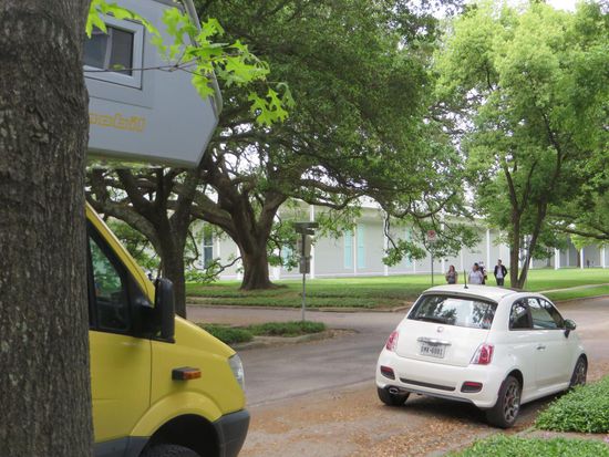 wir parken direkt gegenüber vom Museum