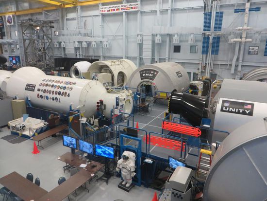 Teile von Raketen
Te