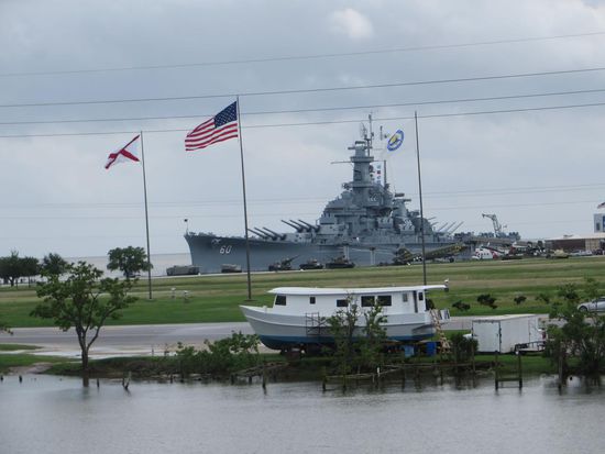 ein altes Kriegsschiff