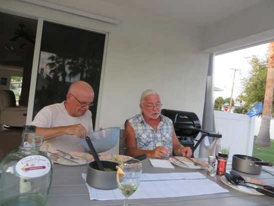 Das Wetter ist heute herrlich und wir genießen dann die Rückfahrt. Heute war ein herrlicher Tag. Am Abend wurde bei Jupp nochmal gegrillt.