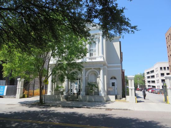 Auch hier in Charleston gibt es viele schöne alte Häuser.