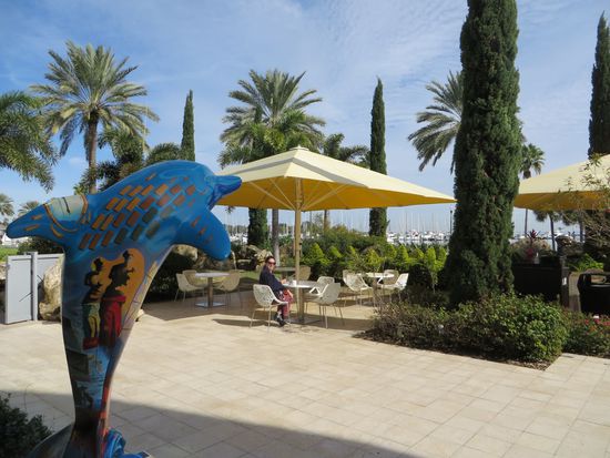 Wir haben uns bis mittags im Museum aufgehalten, im Garten tranken wir eine Schokolade und ließen die Gestaltung des Gartens auf uns wirken.