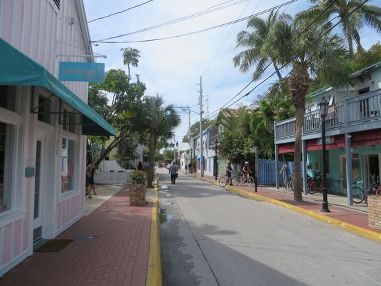 Wir sind dann zurück zum Parkplatz durch kleine Straßen geschlendert.