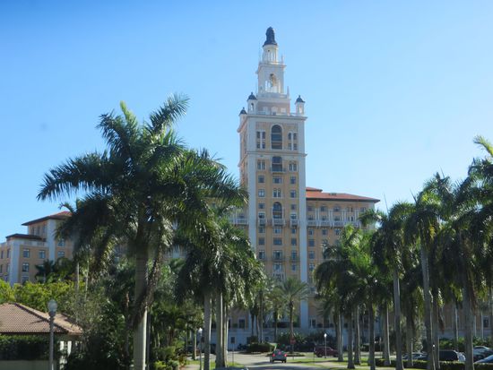 Naja kann man nichts machen, also sind wir weitergefahren zum Biltmore Hotel, dem Nobelschuppen der 1920er Jahre, als hier Schönheit und Reichtum abgestiegen ist, u. a. Al Capone, Judy Garland und der Herzog und die Herzogin von Windsor.