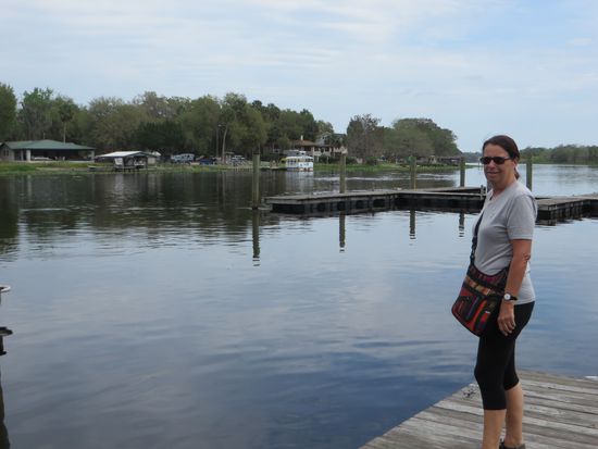 Auf der Insel gibt es Wanderwege und einen kleinen Zeltplatz, deshalb laufen viele Pfadfinder hier herum.