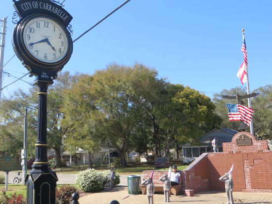 Hier in Carrabelle und der gegenüberliegenden Insel haben die Amerikaner im zweiten Weltkrieg die Landung mit Amphibienfahrzeugen geübt für die Landung in der Normandie. Heute gibt es hier ein kleines Museum.
