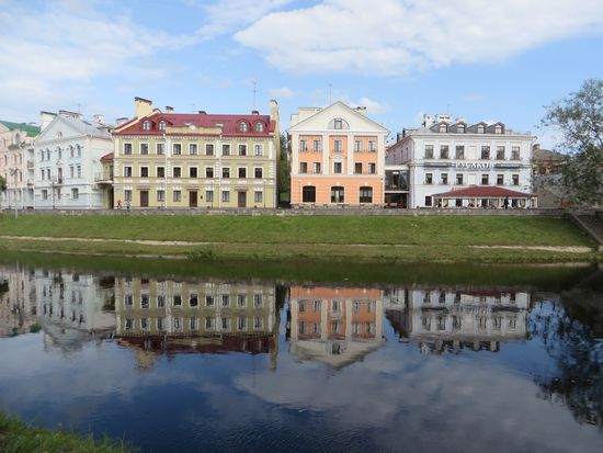 Gegenüber vom Kreml lag die goldene Flaniermeile von Pskov. Die alten Häuser waren sehr schön restauriert.