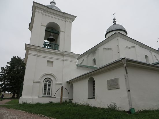Auch hier gab es eine kleine Kirche, die aber bei weitem nicht so kostbar ausgestattet war.
