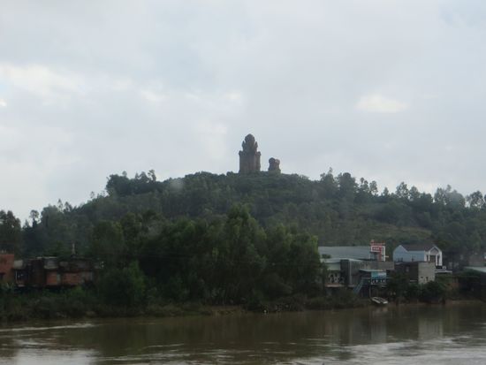 in weiter Ferne einChamturm