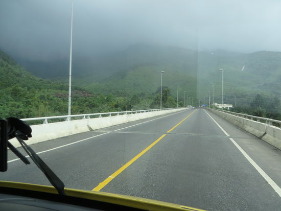 der Nebel auf der Autobahn