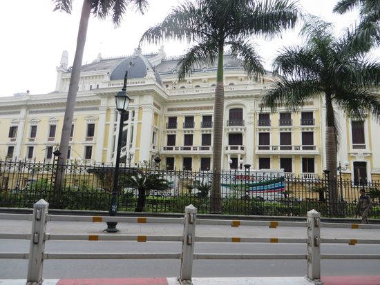 Es ging vorbei am Rathaus,