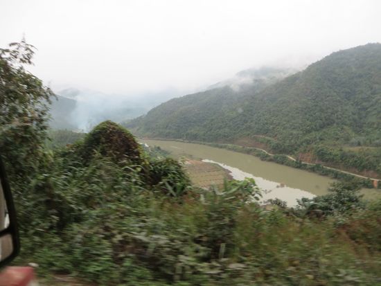 Nebel über dem Fluß