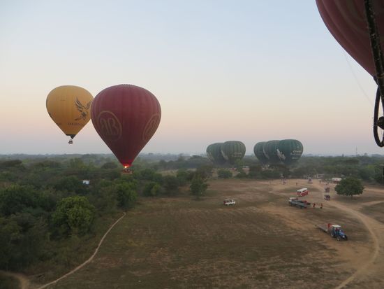 Und der Himmel bevölkert sich mit den Ballons