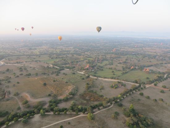 Ballons und Tempel