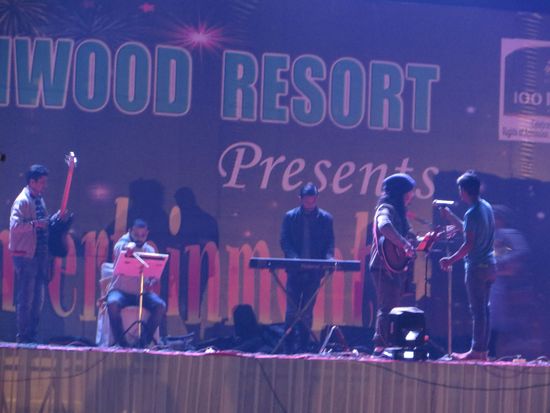 laute - sehr laute- lebende Musik