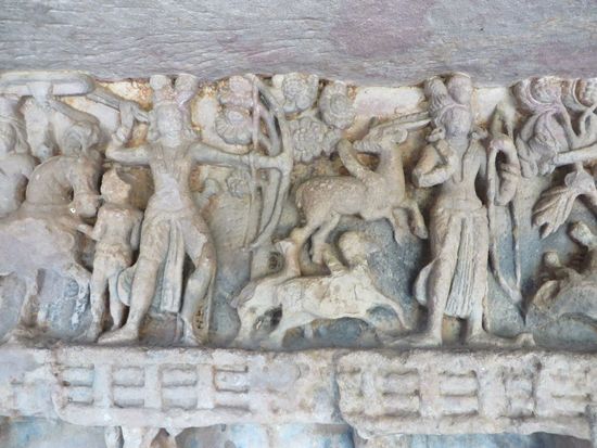 in Stein gemeißelte Kampfszenen