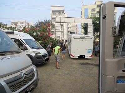 aufpassen, hinten setzt der Wagen sonst auf