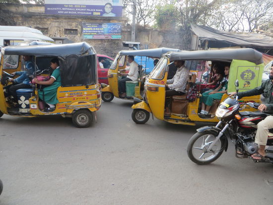 wir fahren auch mit dem Tuk Tuk