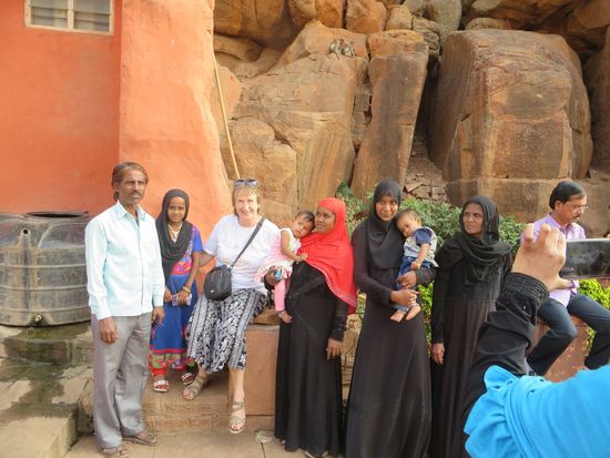 Hierher kamen auch viele indische Touristen, die immer gerne ein Foto von sich und uns haben wollten. Gerne haben wir uns zur Verfügung gestellt und in die Kamera gelächelt.