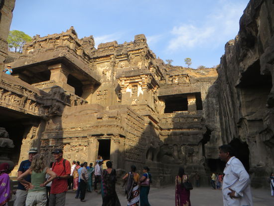 der Tempel in seiner ganzen Größe