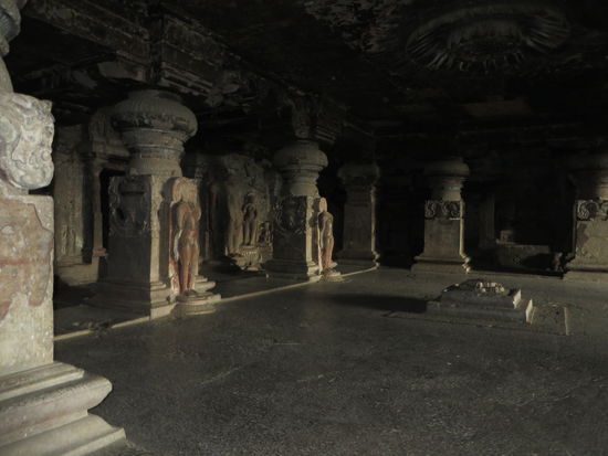 Die große Tempelhalle