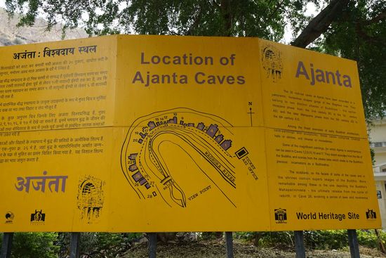 der Lageplan der Höhlen - hufeisenformige Anlage-