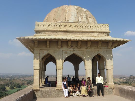 Eine indische Schulklasse machte hierhin einen Ausflug.