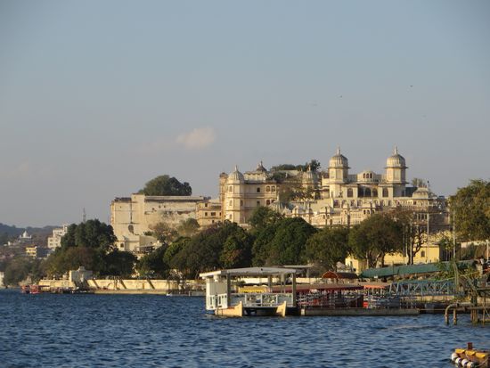 Vom See aus hatten wir einen umfassenden Blick auf den Palast, den wir heute Morgen besichtigt haben.